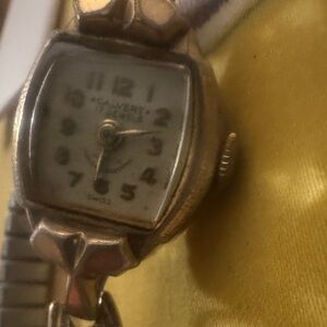 Vintage Ladies' Swiss Wristwatch in Silver Tone